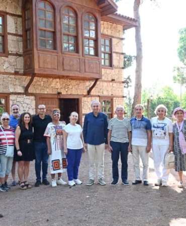 ‘Yaşlı Dostu Kepez’ için gönüllülerle el ele