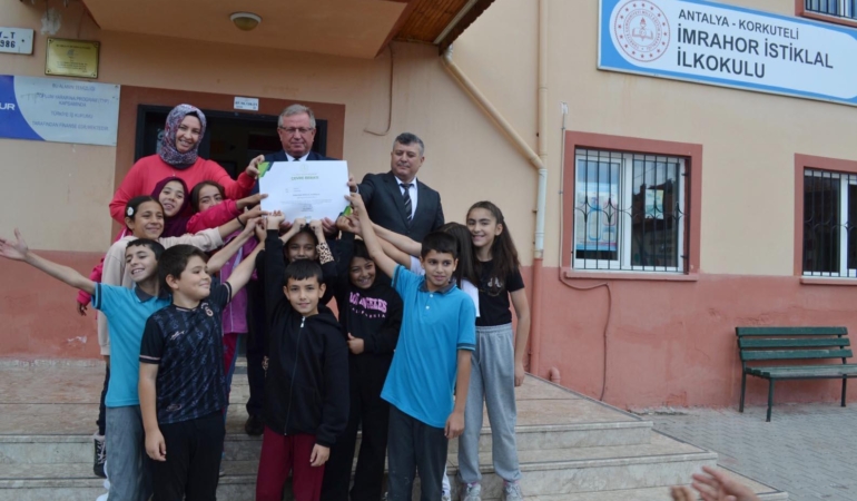 İlkokula Çevre Beratı ödülü
