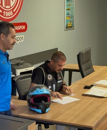 Antalya Büyükşehir Belediyesi’ne yönelik 6’ncı dalga ‘rüşvet’ operasyonu: 16 gözaltı- Yeniden