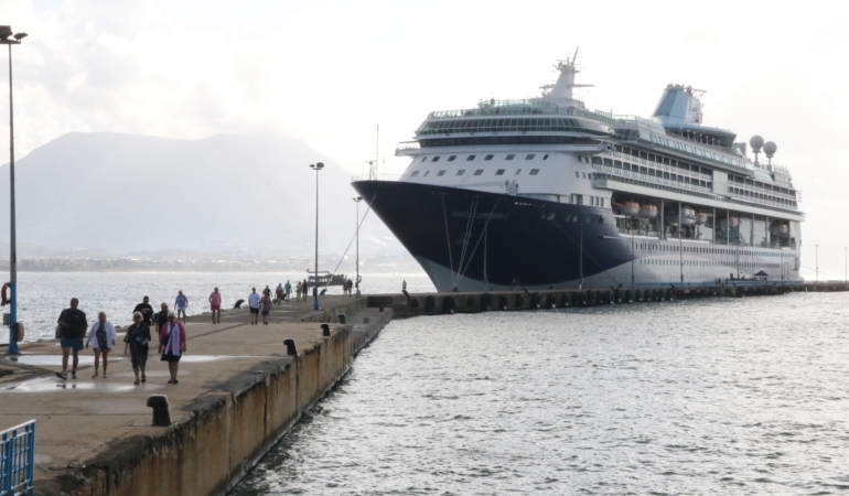 İngilizler kruvaziyerle Alanya’da