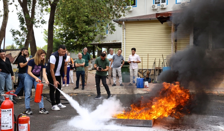 Büyükşehir çalışanlarına yangın eğitimi ve tatbikat