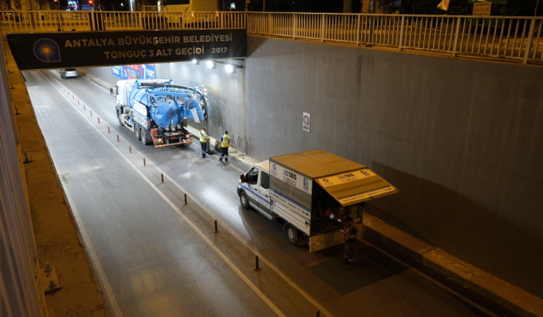 ASAT’tan alt geçitlerde gece mesaisi