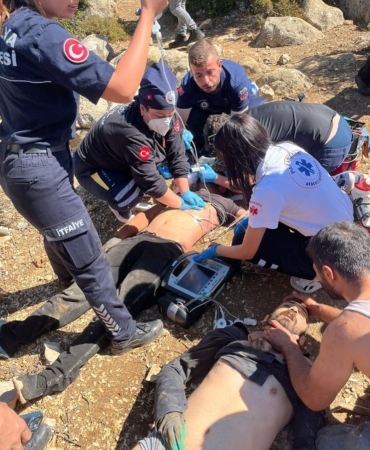 Kaçak kazdıkları kuyuda, jeneratörden çıkan gazdan zehirlendiler