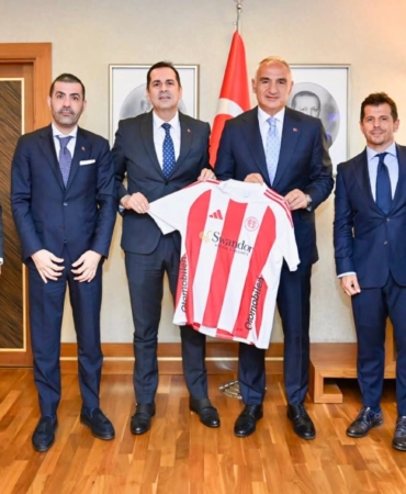 Antalyaspor’dan Bakan Ersoy’a Ziyaret
