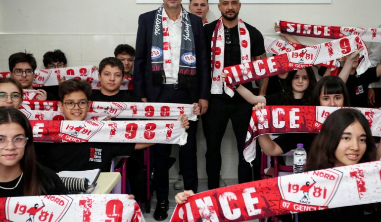 Antalya’da Okullar Antalyaspor Saatiyle Renkleniyor!