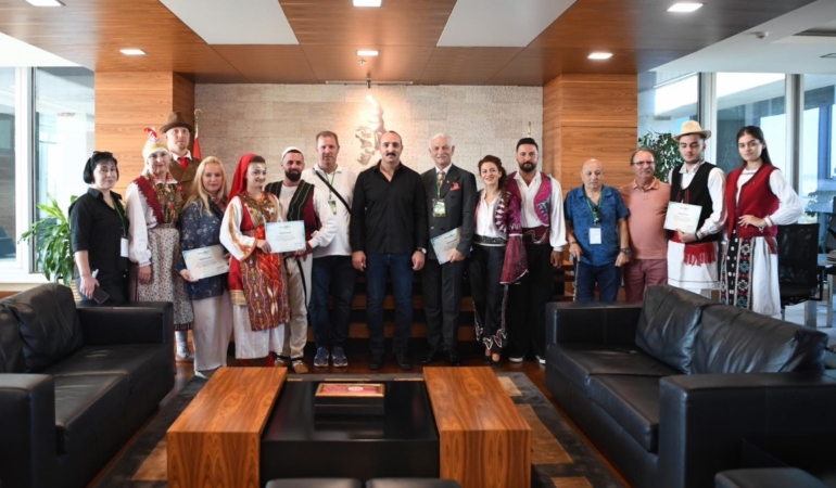 Konyaaltı’nda Renkli Halk Dansları Festivali