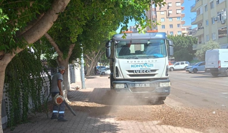 Konyaaltı’nda Hizmetler Gece Gündüz Devam Ediyor!