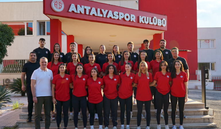 Emir Tur Antalyaspor Voleybol’da İmzalar Atıldı!