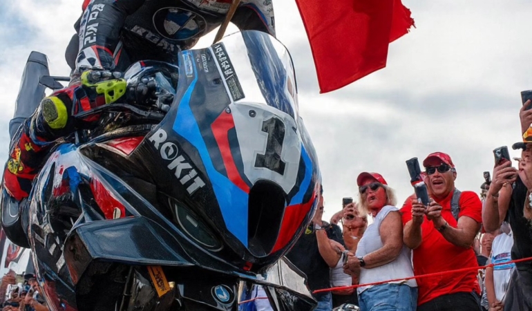 Toprak Razgatlıoğlu’na Dünya Şampiyonu Tebriği!