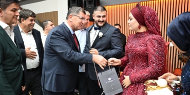Genç Çiftin Nişan Törenine Esnaf Desteği