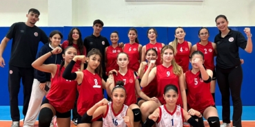 Küçük Akrepler İlk Maçında Galip!