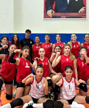 Küçük Akrepler İlk Maçında Galip!