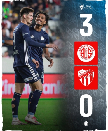 Antalyaspor, Bursaspor’u 3-0 ile geçerek tura yükseldi!