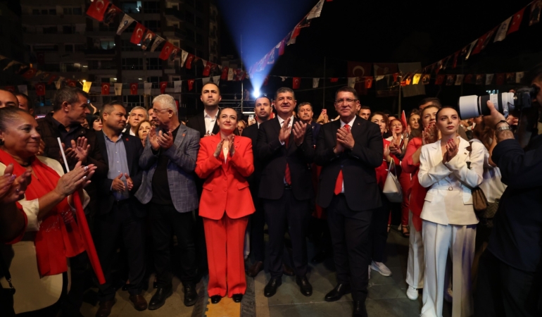 Cumhuriyet Bayramı’nda Candan Erçetin Coşkusu!