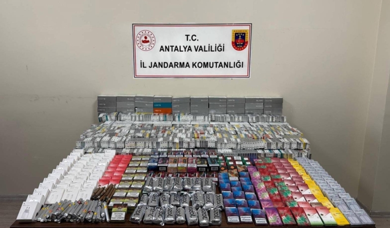 Kemer’de kaçak sigara operasyonu