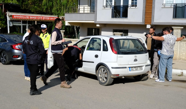 Polisten asayiş, narkotik ve trafik denetimi