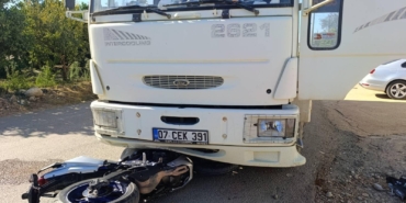 Kamyonla çarpışan motosikletin sürücüsü hayatını kaybetti
