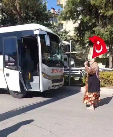 Yolu kesip, Sumud filosuna saldırıyı protesto etti