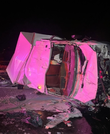 Kamyonetler çarpıştı: 3 yaralı