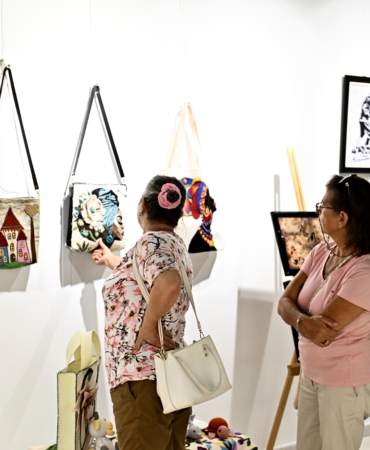 Gümüş Eller Sergisi ziyaretçilerini ağırlıyor