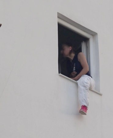 Çocukları, üzerlerine benzin döküp yakmaya çalışan sanığa, akıl sağlığı olmadığı için ceza verilmedi