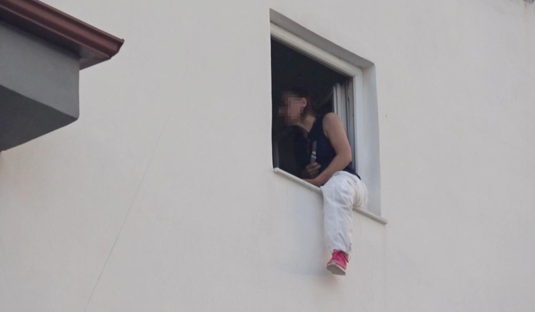 Çocukları, üzerlerine benzin döküp yakmaya çalışan sanığa, akıl sağlığı olmadığı için ceza verilmedi