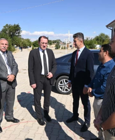 8 köye 8 bin metrekare parke