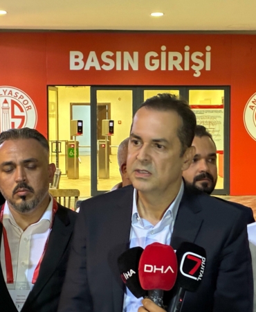 Hesap.com Antalyaspor Başkanı Rıza Perçin: Emre hoca ile devam edeceğiz