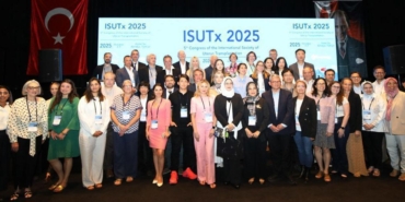 Mucize bebekleriyle sahnede denetimlerini anlattılar