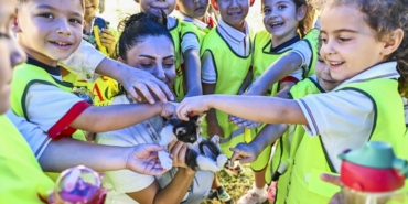 Çocuklar patili dostlarıyla buluştu