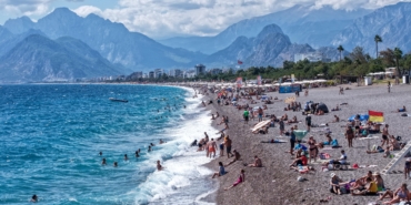 Konyaaltı Sahili yazı aratmadı