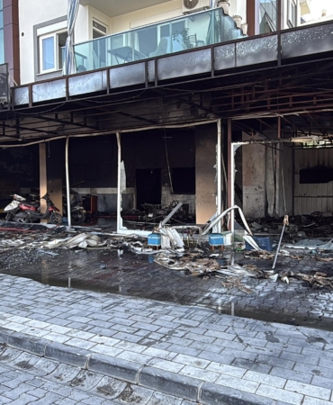 Tamirhanedeki yangında motosikletler zarar gördü