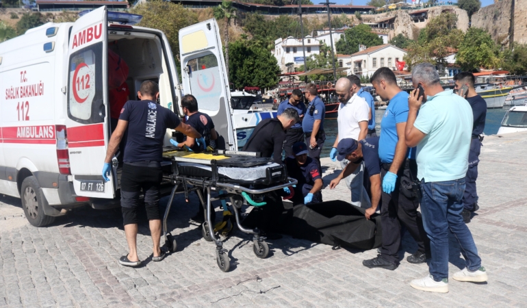 Falezlerden düşüp öldü