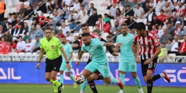 Serik deplasmandan puanla döndü