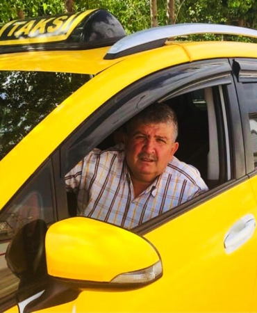 Yürürken aracın çarptığı taksici öldü