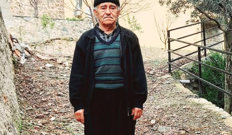 Otomobille çarpışan motosikletli hayatını kaybetti