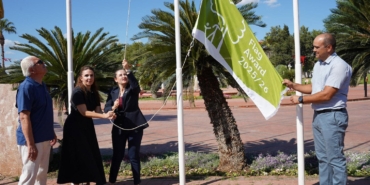 Antalya’ya ilk yeşil bayrağı göndere çekildi