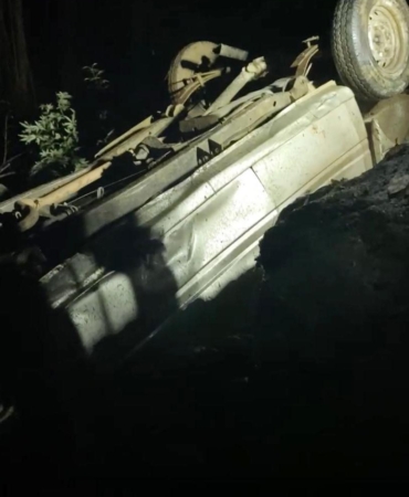 Otomobil uçurumdan yuvarlandı: 1 ölü, 1 yaralı