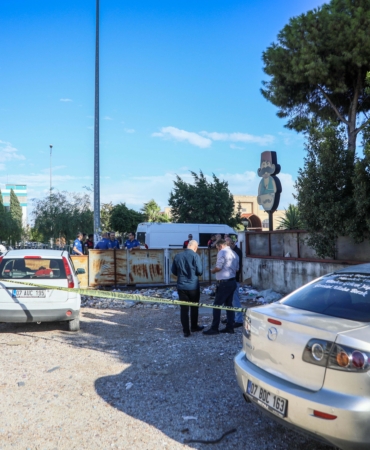 Otoparkta karşılaştığı husumetlisini bacağından vurdu