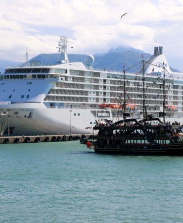 ABD’li turistler kruvaziyerle geldi