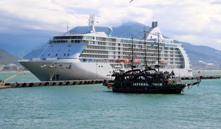 ABD’li turistler kruvaziyerle geldi