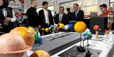 Liselilerden gökyüzü gözlem şenliği