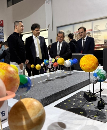 Liselilerden gökyüzü gözlem şenliği