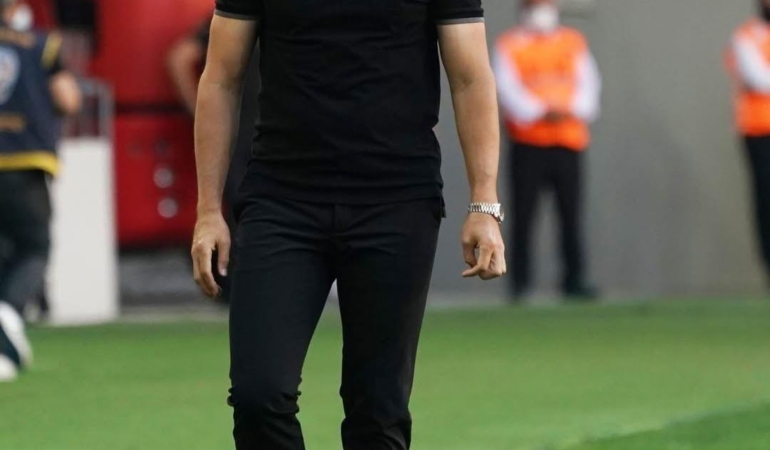 Hesap.com Antalyaspor’un yeni hocası Erol Bulut oldu