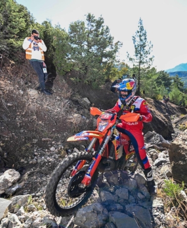 Sea To Sky Enduro Motosiklet Yarışı’nın Orman Etabı’nda lider Manuel Lettenbichler
