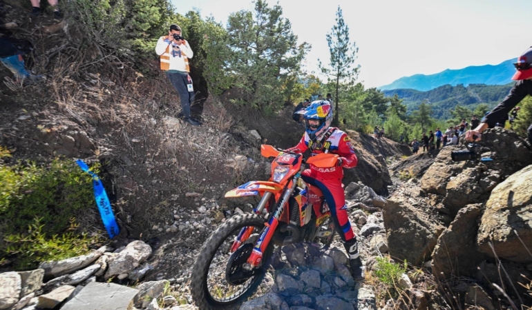 Sea To Sky Enduro Motosiklet Yarışı’nın Orman Etabı’nda lider Manuel Lettenbichler