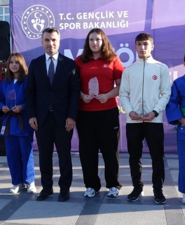 Amatör Spor Haftası’nda ödüller verildi