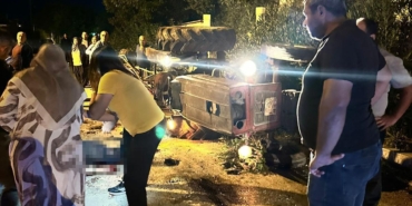 Devrilen traktörün sürücüsü hayatını kaybetti