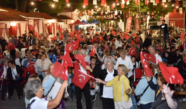 Yıldızların şovu Dokumapark’ta izlendi