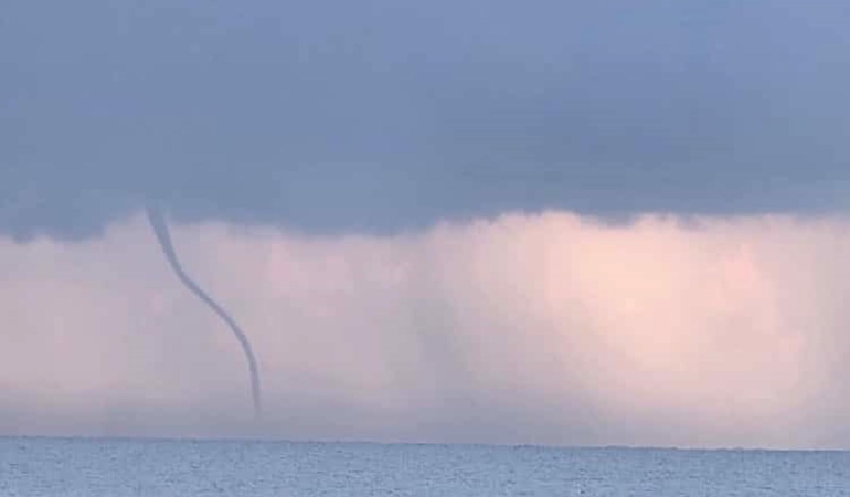 Alanya’da denizde hortum